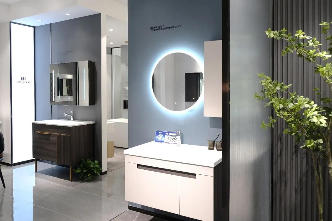 一个好终端，它的每一处空间都应该是萦绕着消费者的生理需要去设计的。让店面成为说服公共产生消费行为的利器，让终端尽可能的展示其推进业绩大幅转化的贸易价值，正是yp街机洁具“三好店面”的战术意思地点。